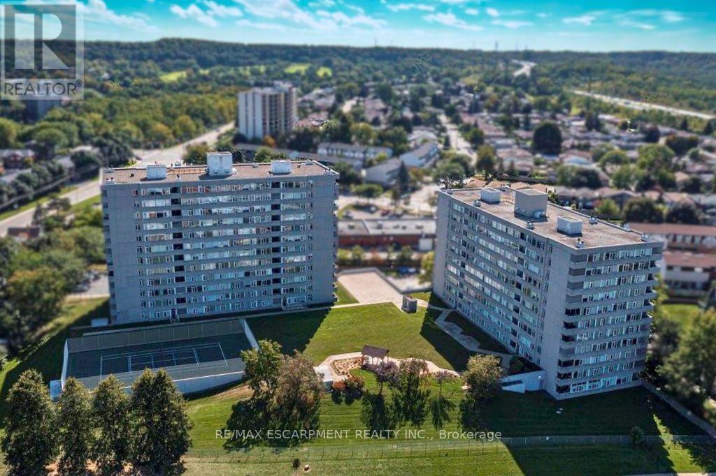 402 - 40 Harrisford Street, Hamilton, Ontario  L8K 6N1 - Photo 1 - X12419293