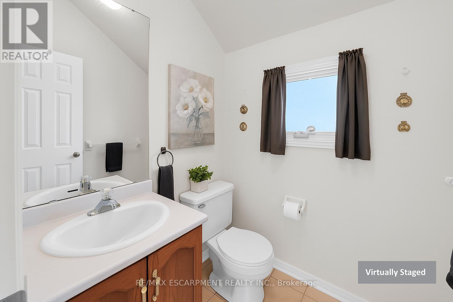 4584 Juniper Court, Lincoln, Ontario  L3J 0C8 - Photo 10 - X12419318