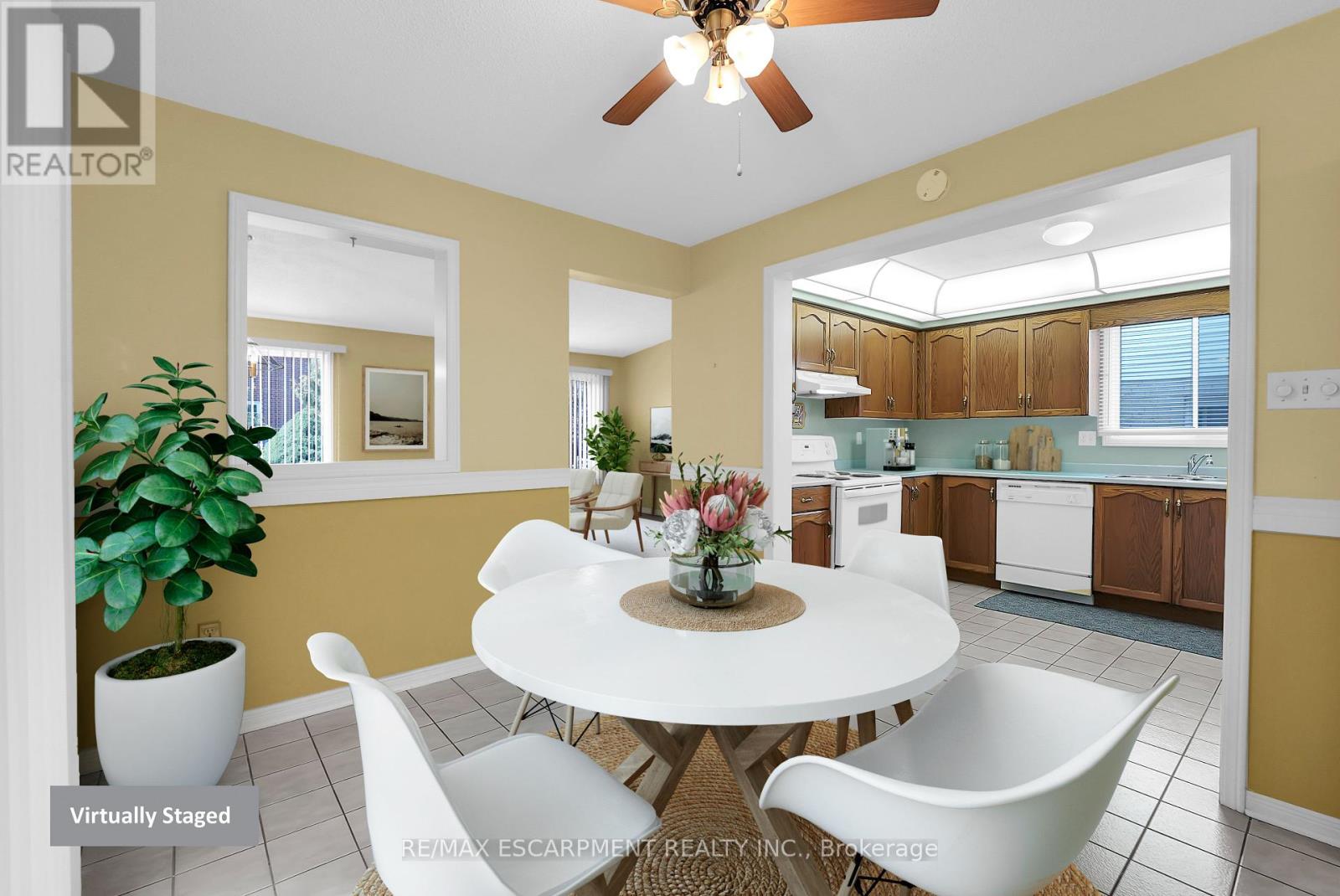4584 Juniper Court, Lincoln, Ontario  L3J 0C8 - Photo 4 - X12419318