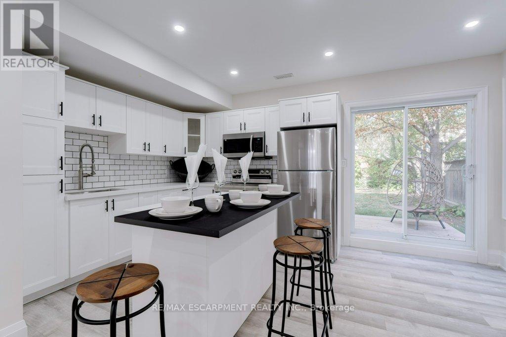 38 East 16th Street, Hamilton, Ontario  L9A 4H9 - Photo 22 - X12419342