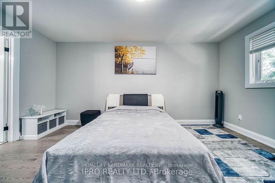 1285 Deer Run, Mississauga, Ontario  L5C 3P8 - Photo 21 - W12364679