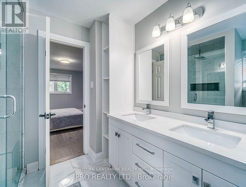 1285 Deer Run, Mississauga, Ontario  L5C 3P8 - Photo 23 - W12364679