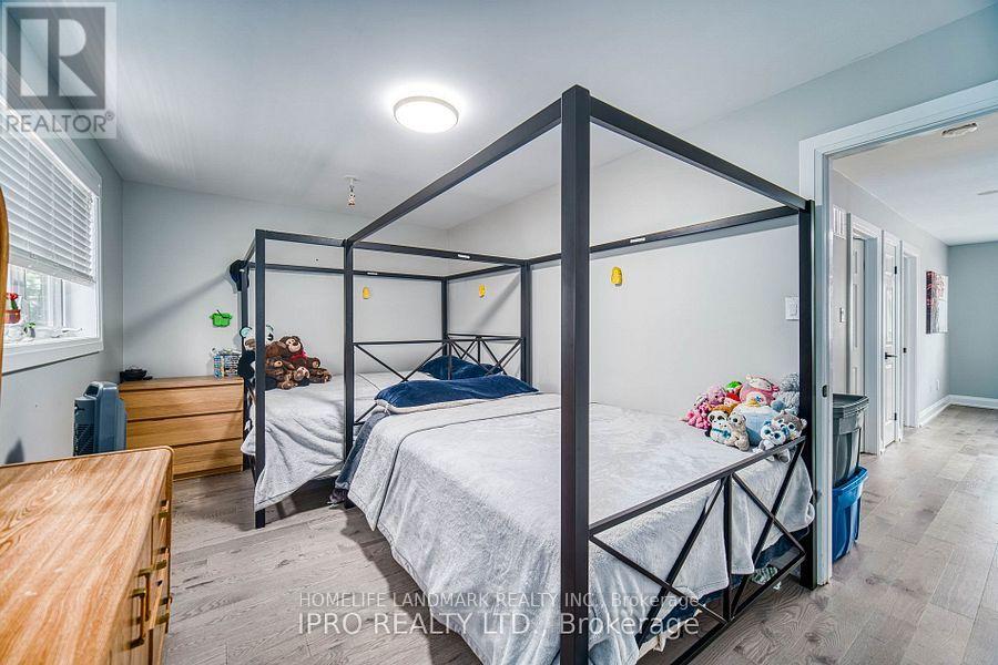 1285 Deer Run, Mississauga, Ontario  L5C 3P8 - Photo 25 - W12364679