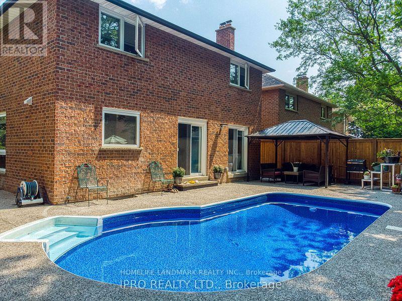 1285 Deer Run, Mississauga, Ontario  L5C 3P8 - Photo 33 - W12364679