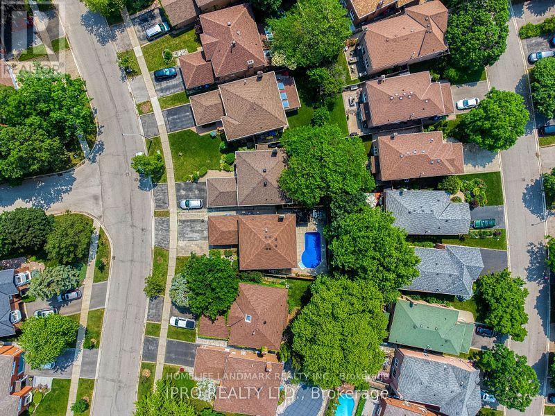 1285 Deer Run, Mississauga, Ontario  L5C 3P8 - Photo 35 - W12364679
