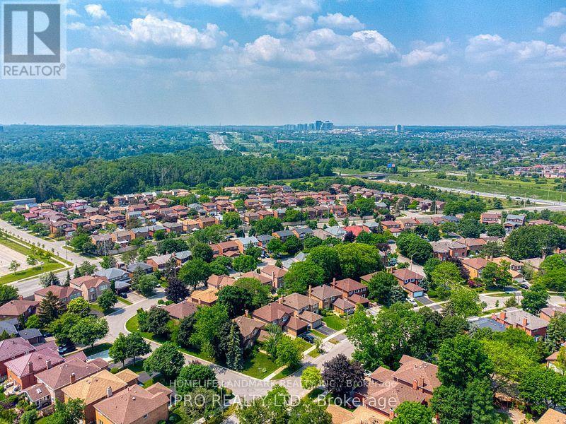 1285 Deer Run, Mississauga, Ontario  L5C 3P8 - Photo 36 - W12364679