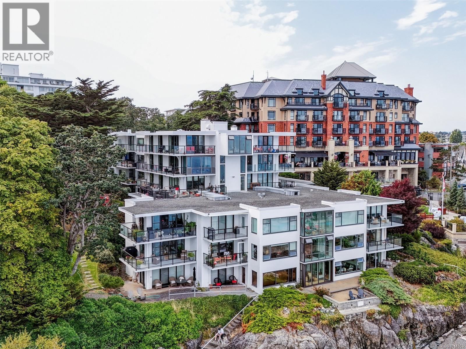 402 1159 Beach Dr, Oak Bay, British Columbia