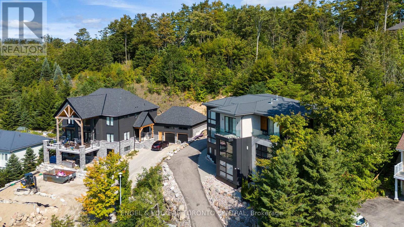 16 Valleycrest Drive, Oro-Medonte, Ontario  L0L 2L0 - Photo 3 - S12390489