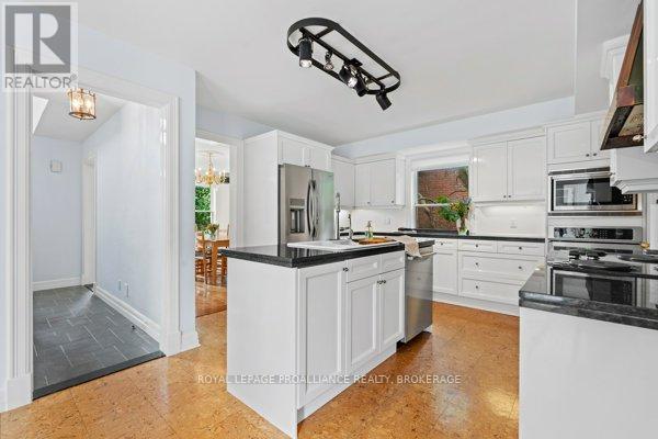 254 Main Street, Kingston, Ontario  K7K 6W4 - Photo 13 - X12419594