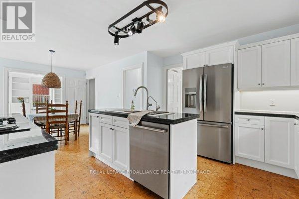 254 Main Street, Kingston, Ontario  K7K 6W4 - Photo 14 - X12419594