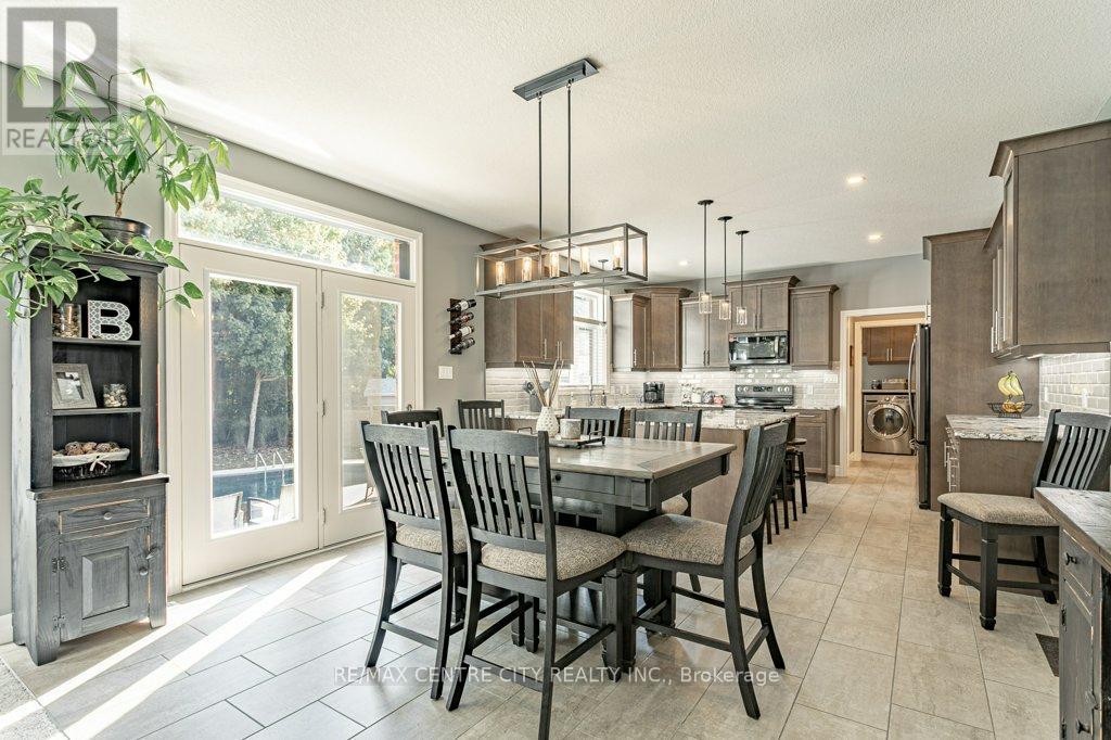148 Elliott Trail, Thames Centre, Ontario  N0M 2P0 - Photo 12 - X12419471