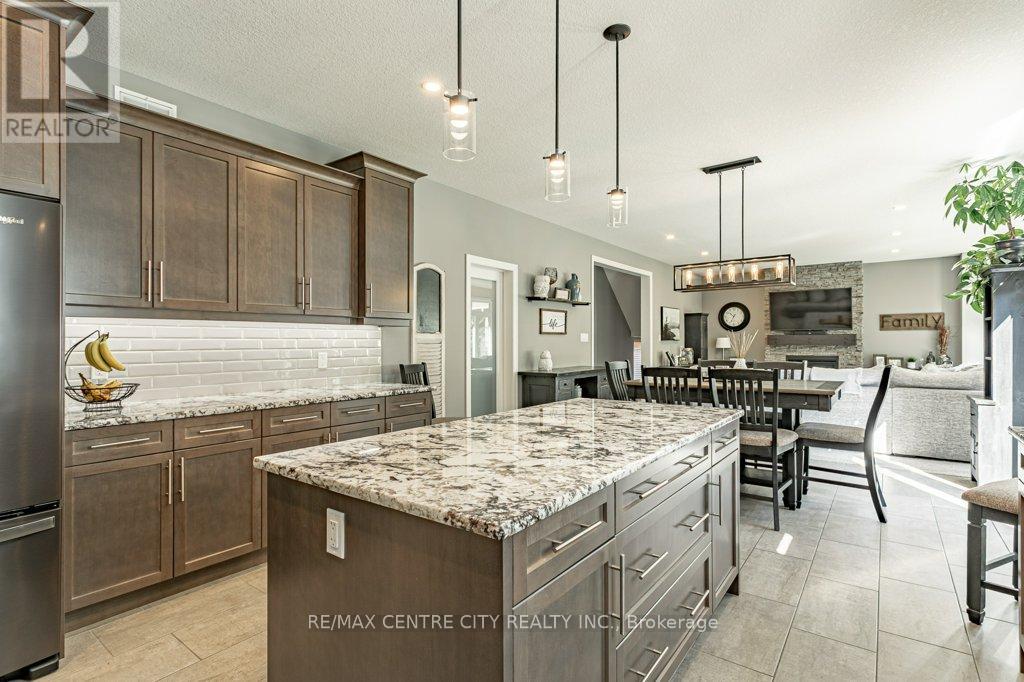 148 Elliott Trail, Thames Centre, Ontario  N0M 2P0 - Photo 15 - X12419471