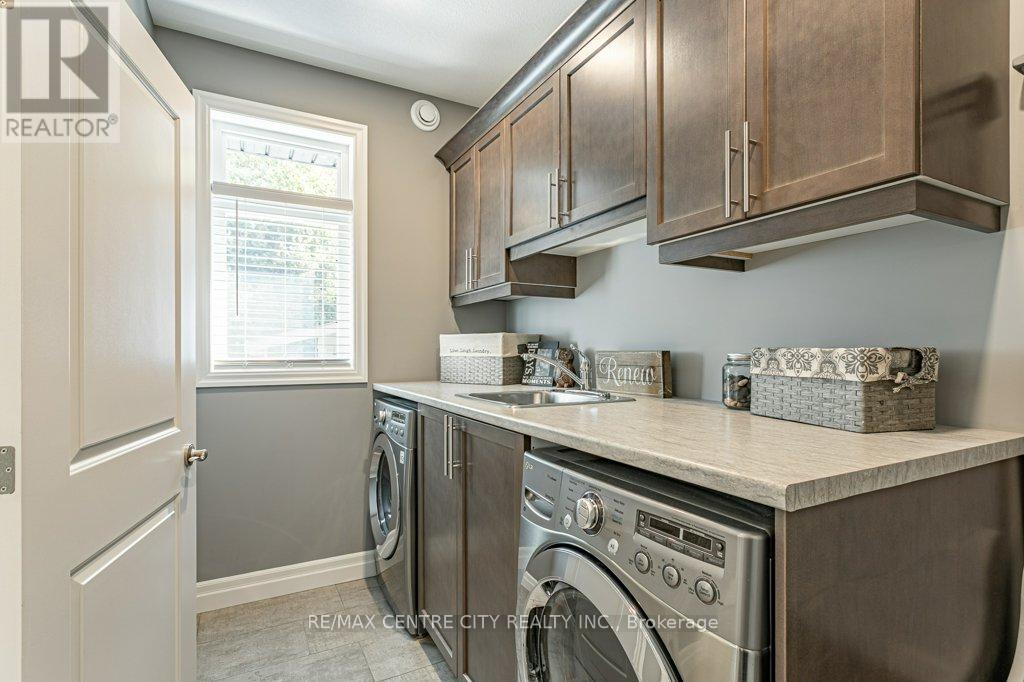 148 Elliott Trail, Thames Centre, Ontario  N0M 2P0 - Photo 18 - X12419471