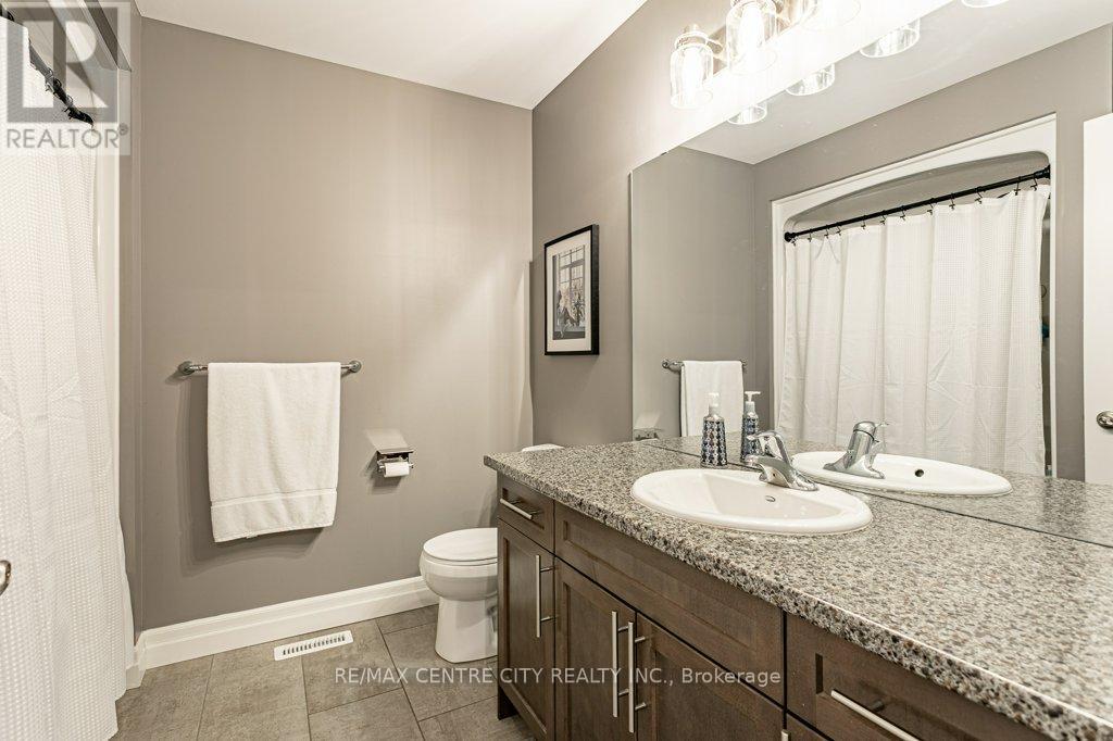 148 Elliott Trail, Thames Centre, Ontario  N0M 2P0 - Photo 19 - X12419471
