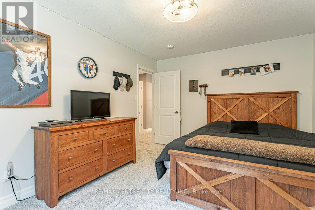 148 Elliott Trail, Thames Centre, Ontario  N0M 2P0 - Photo 21 - X12419471