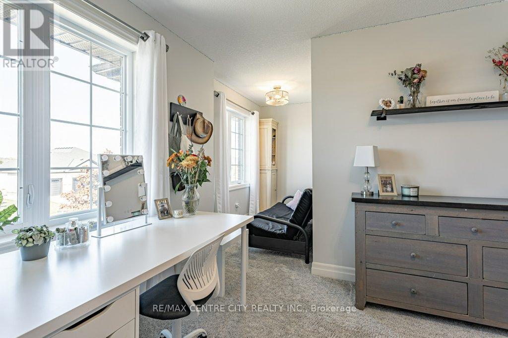148 Elliott Trail, Thames Centre, Ontario  N0M 2P0 - Photo 23 - X12419471