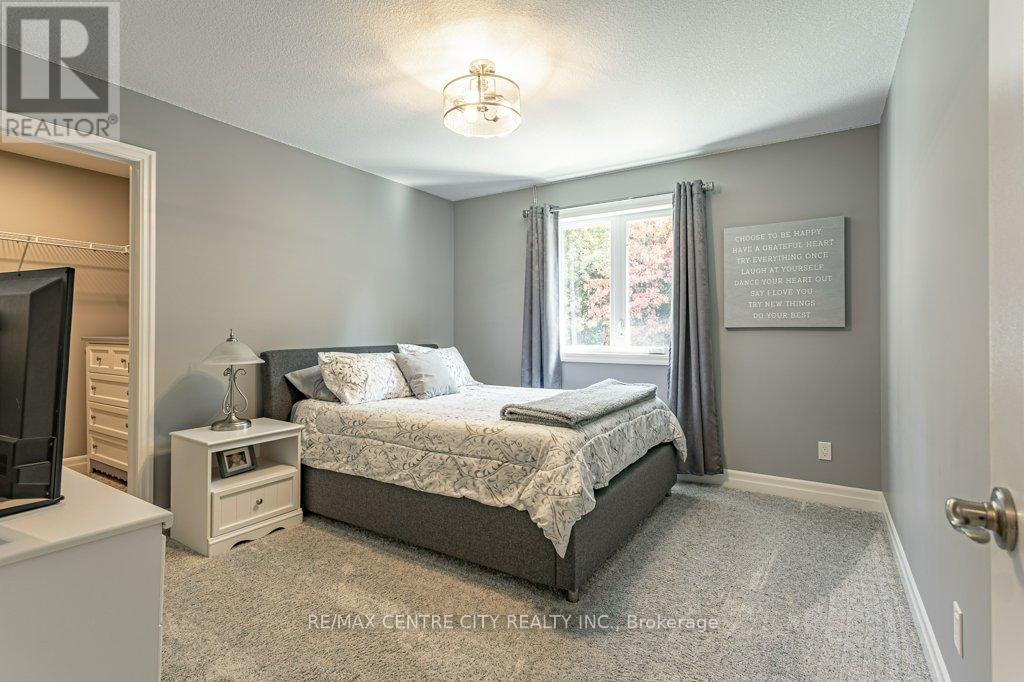 148 Elliott Trail, Thames Centre, Ontario  N0M 2P0 - Photo 24 - X12419471