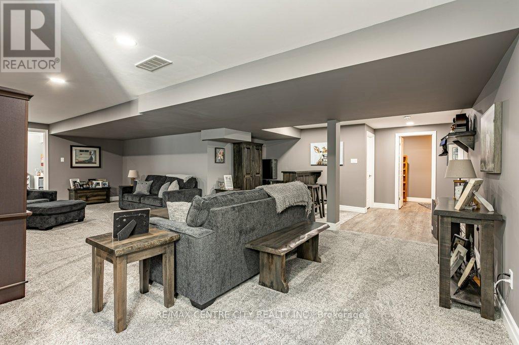 148 Elliott Trail, Thames Centre, Ontario  N0M 2P0 - Photo 31 - X12419471