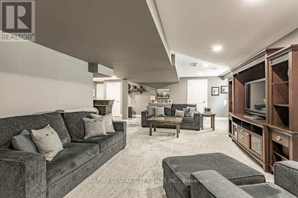 148 Elliott Trail, Thames Centre, Ontario  N0M 2P0 - Photo 33 - X12419471