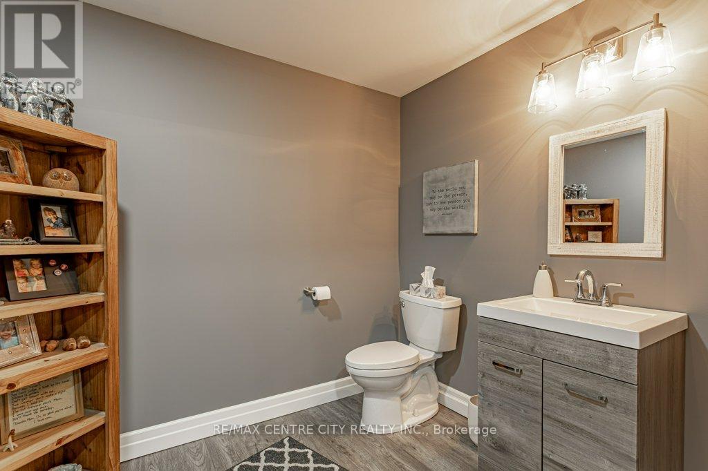 148 Elliott Trail, Thames Centre, Ontario  N0M 2P0 - Photo 35 - X12419471