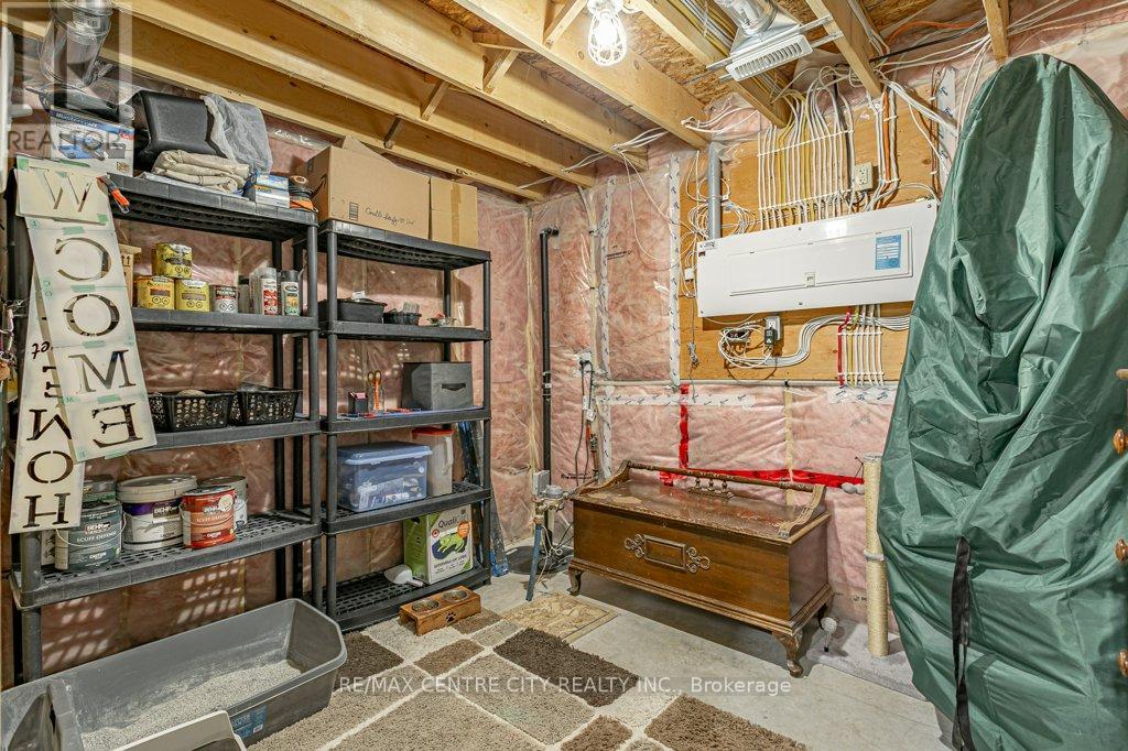 148 Elliott Trail, Thames Centre, Ontario  N0M 2P0 - Photo 36 - X12419471