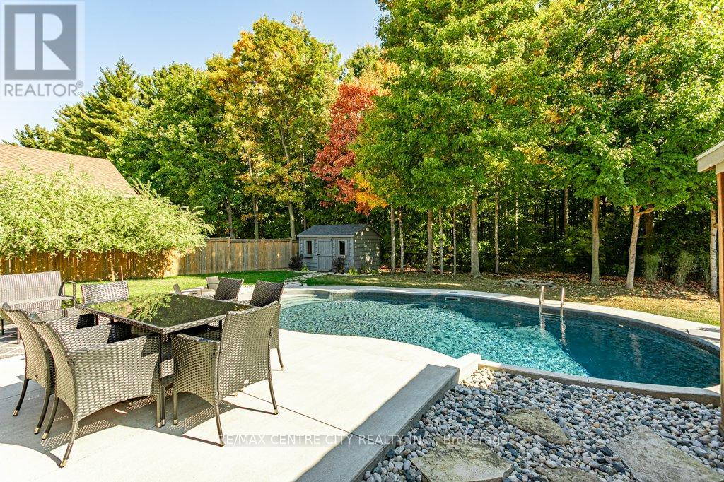 148 Elliott Trail, Thames Centre, Ontario  N0M 2P0 - Photo 38 - X12419471