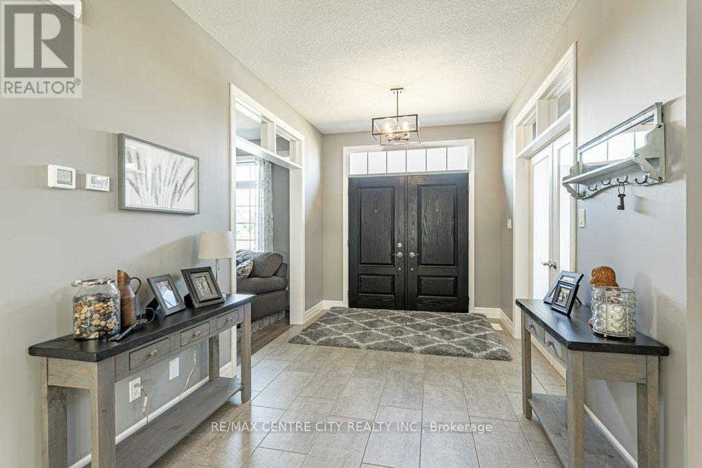148 Elliott Trail, Thames Centre, Ontario  N0M 2P0 - Photo 4 - X12419471