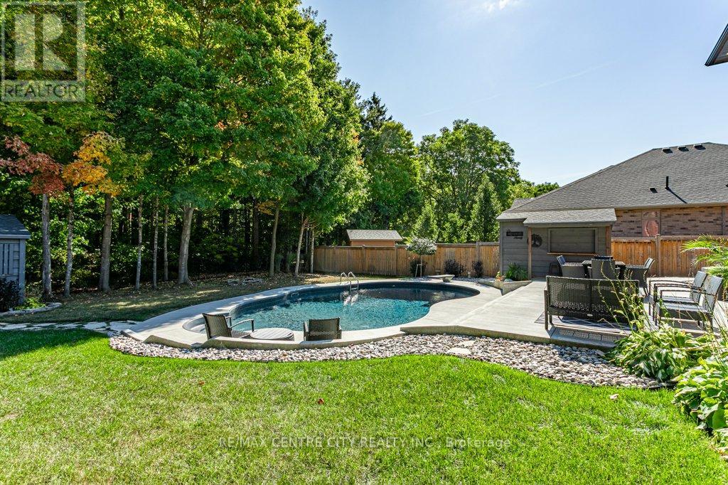 148 Elliott Trail, Thames Centre, Ontario  N0M 2P0 - Photo 40 - X12419471