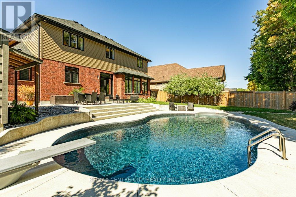 148 Elliott Trail, Thames Centre, Ontario  N0M 2P0 - Photo 42 - X12419471