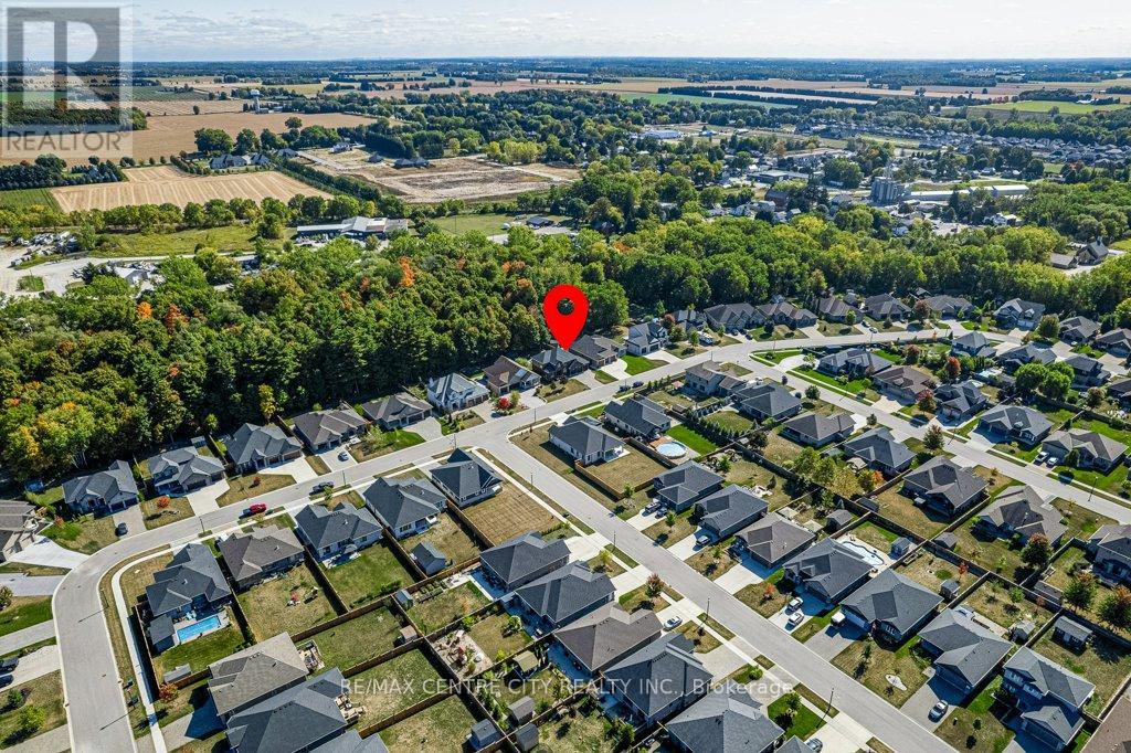 148 Elliott Trail, Thames Centre, Ontario  N0M 2P0 - Photo 44 - X12419471