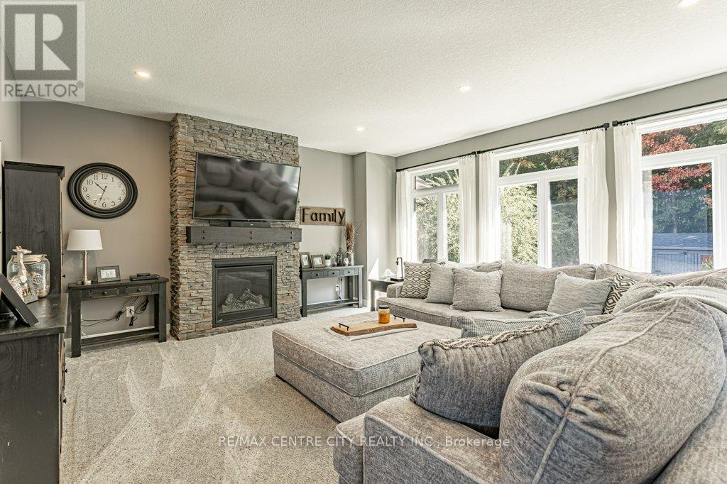 148 Elliott Trail, Thames Centre, Ontario  N0M 2P0 - Photo 9 - X12419471