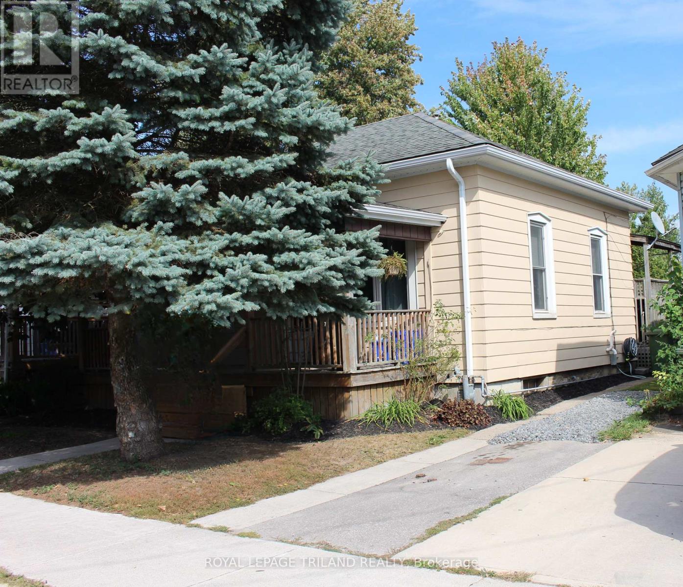 83 Flora Street, St. Thomas, Ontario  N5P 2X7 - Photo 3 - X12419485