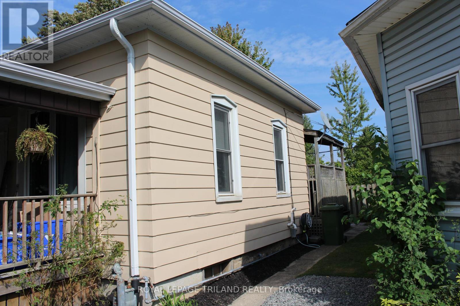 83 Flora Street, St. Thomas, Ontario  N5P 2X7 - Photo 4 - X12419485