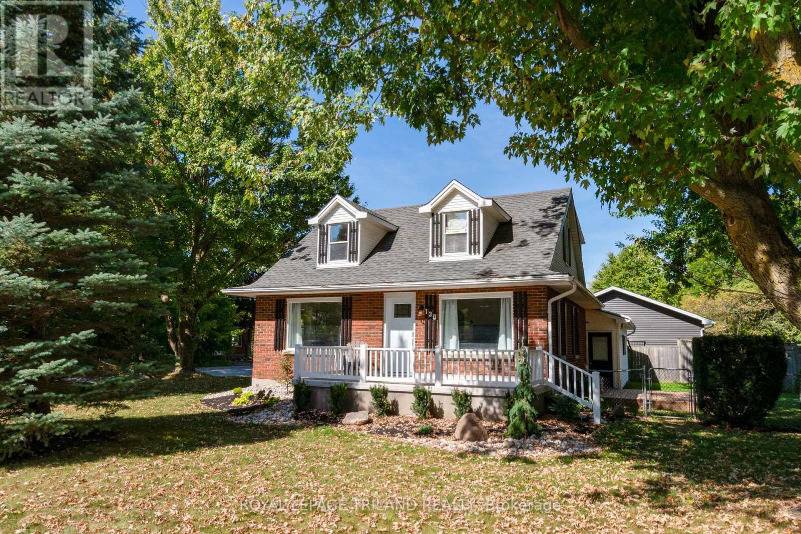 130 Duchess Avenue, Lucan Biddulph, Ontario  N0M 2J0 - Photo 1 - X12419569