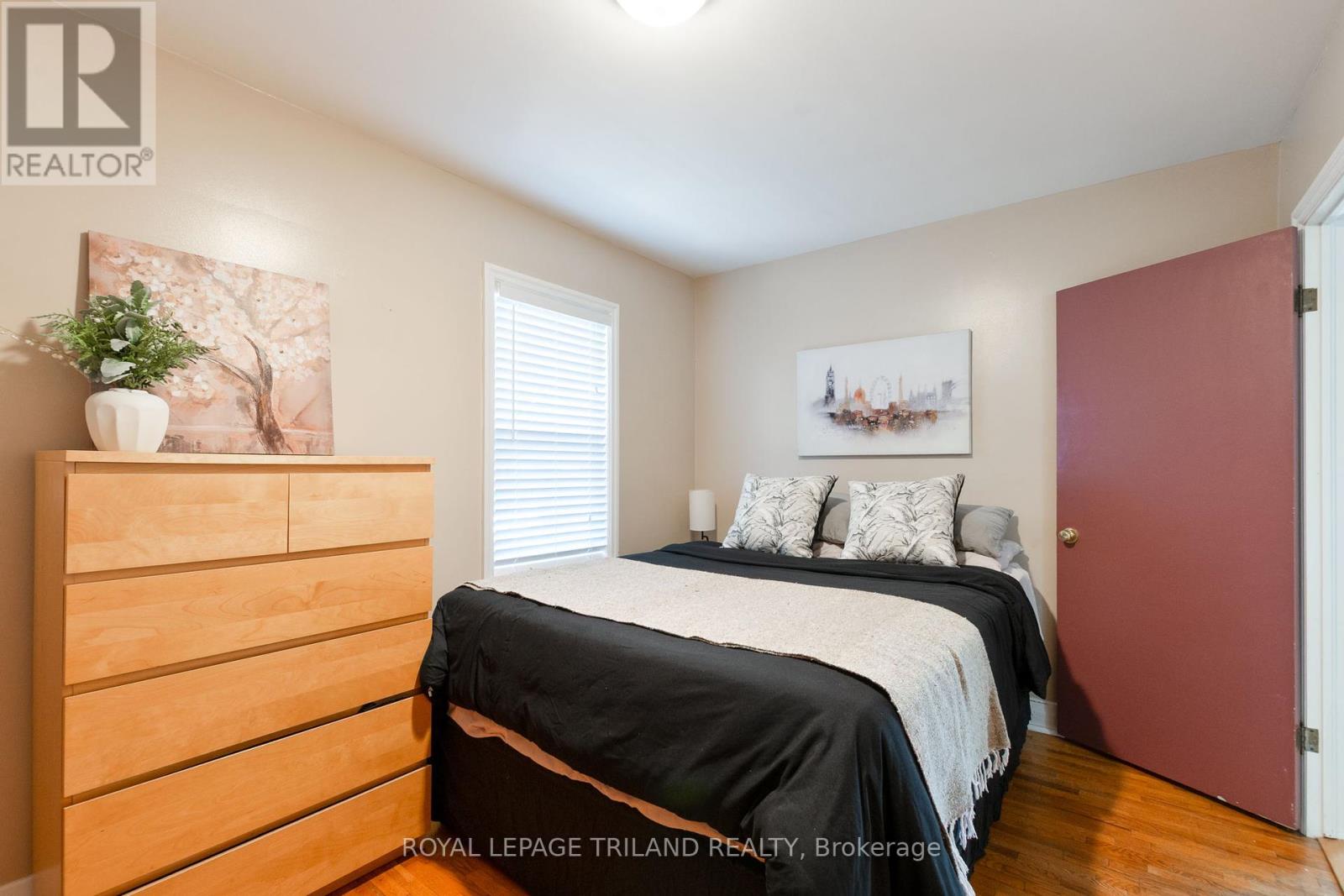130 Duchess Avenue, Lucan Biddulph, Ontario  N0M 2J0 - Photo 16 - X12419569