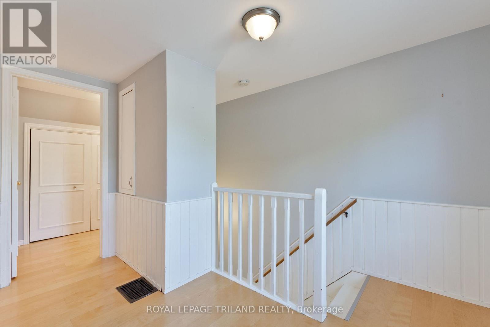 130 Duchess Avenue, Lucan Biddulph, Ontario  N0M 2J0 - Photo 19 - X12419569