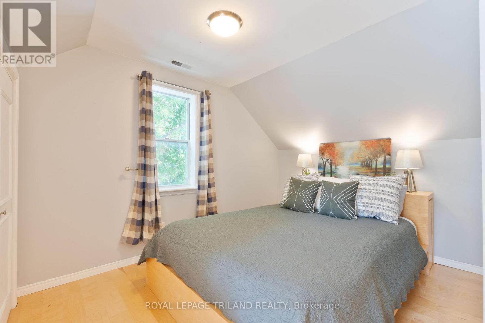 130 Duchess Avenue, Lucan Biddulph, Ontario  N0M 2J0 - Photo 25 - X12419569