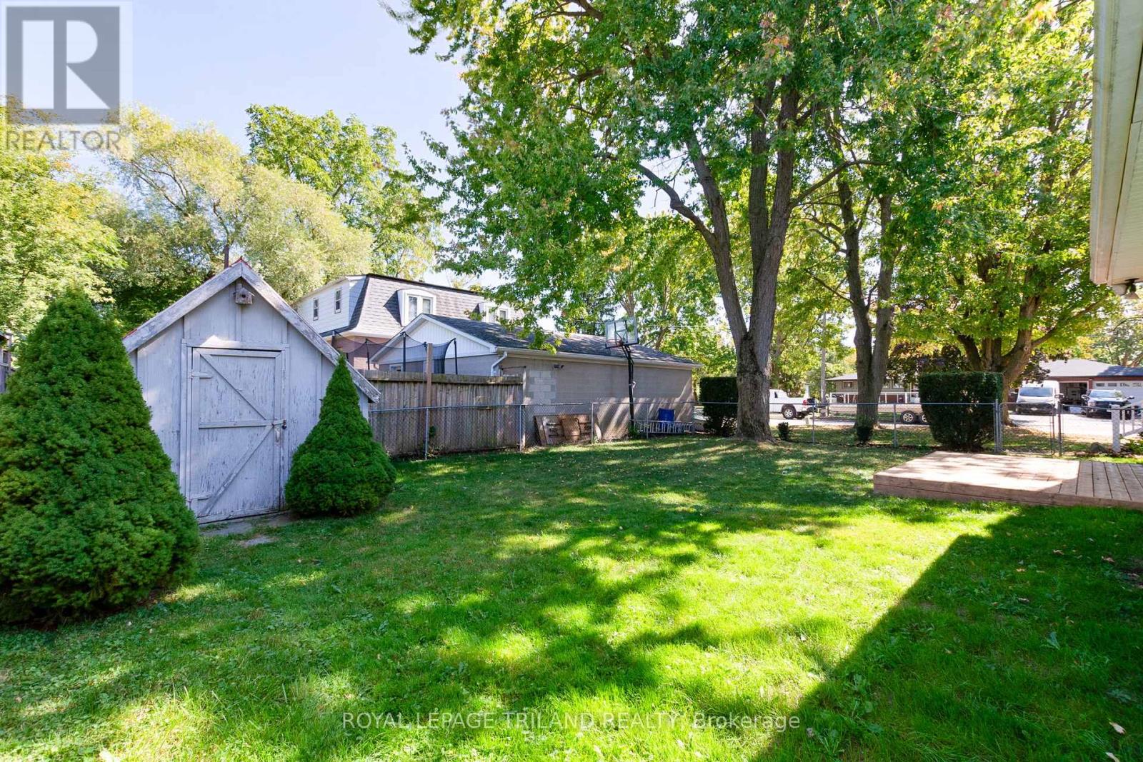 130 Duchess Avenue, Lucan Biddulph, Ontario  N0M 2J0 - Photo 34 - X12419569