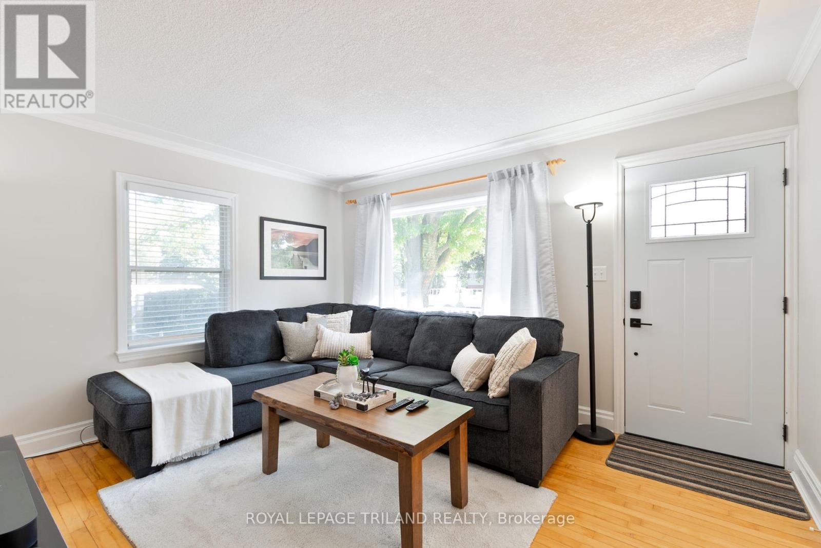 130 Duchess Avenue, Lucan Biddulph, Ontario  N0M 2J0 - Photo 5 - X12419569