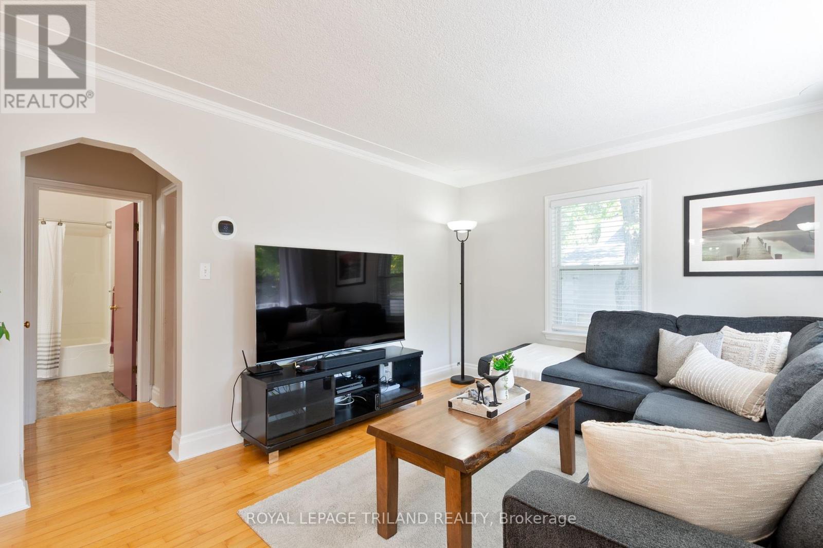 130 Duchess Avenue, Lucan Biddulph, Ontario  N0M 2J0 - Photo 6 - X12419569
