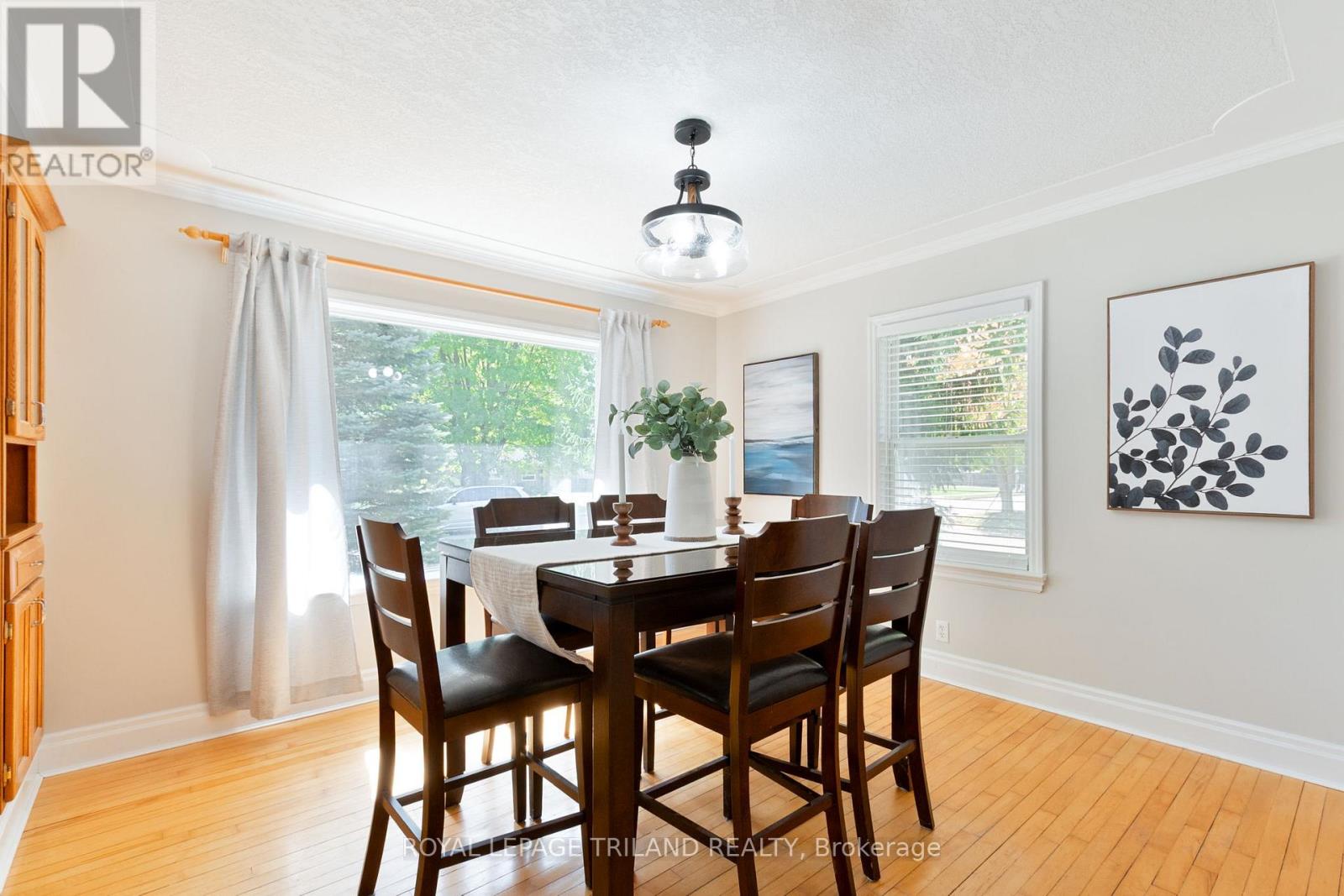 130 Duchess Avenue, Lucan Biddulph, Ontario  N0M 2J0 - Photo 9 - X12419569