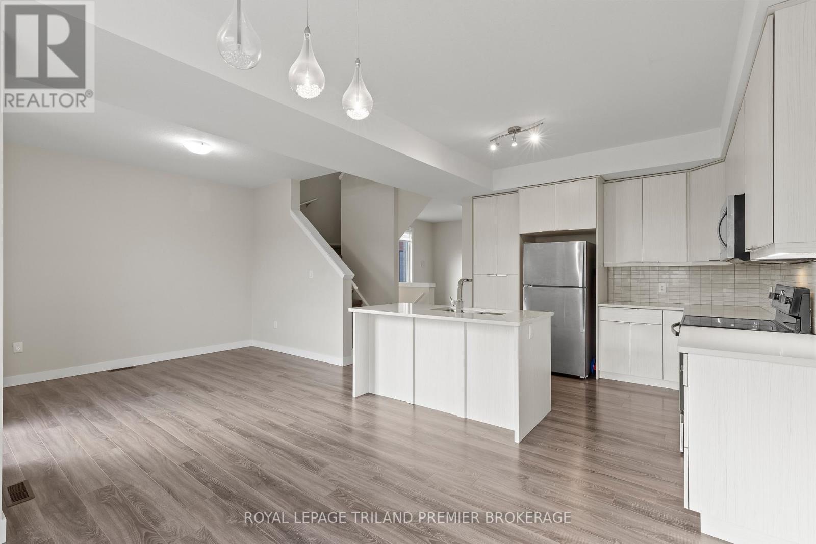 996 West Village Square, London North, Ontario  N6H 0J7 - Photo 12 - X12419573