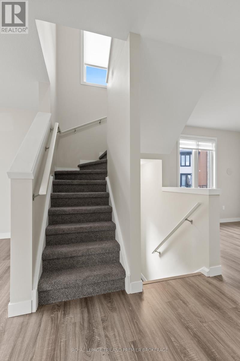 996 West Village Square, London North, Ontario  N6H 0J7 - Photo 18 - X12419573