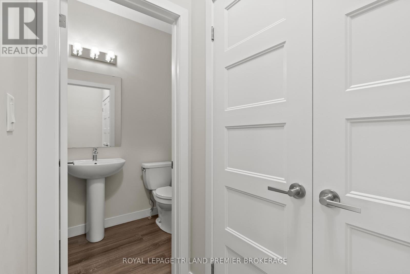 996 West Village Square, London North, Ontario  N6H 0J7 - Photo 19 - X12419573