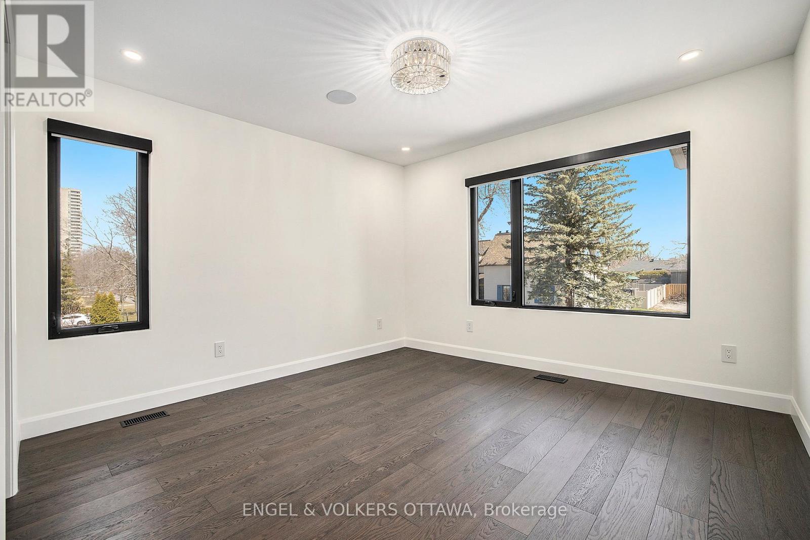 888 Melwood Avenue, Ottawa, Ontario  K2A 3C3 - Photo 26 - X12419465