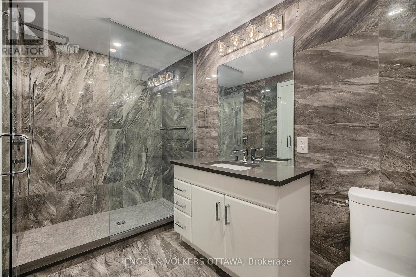 888 Melwood Avenue, Ottawa, Ontario  K2A 3C3 - Photo 34 - X12419465