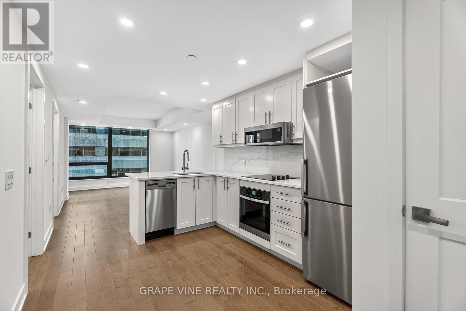 501 - 340 Queen Street, Ottawa, Ontario  K1R 0G1 - Photo 10 - X12419524