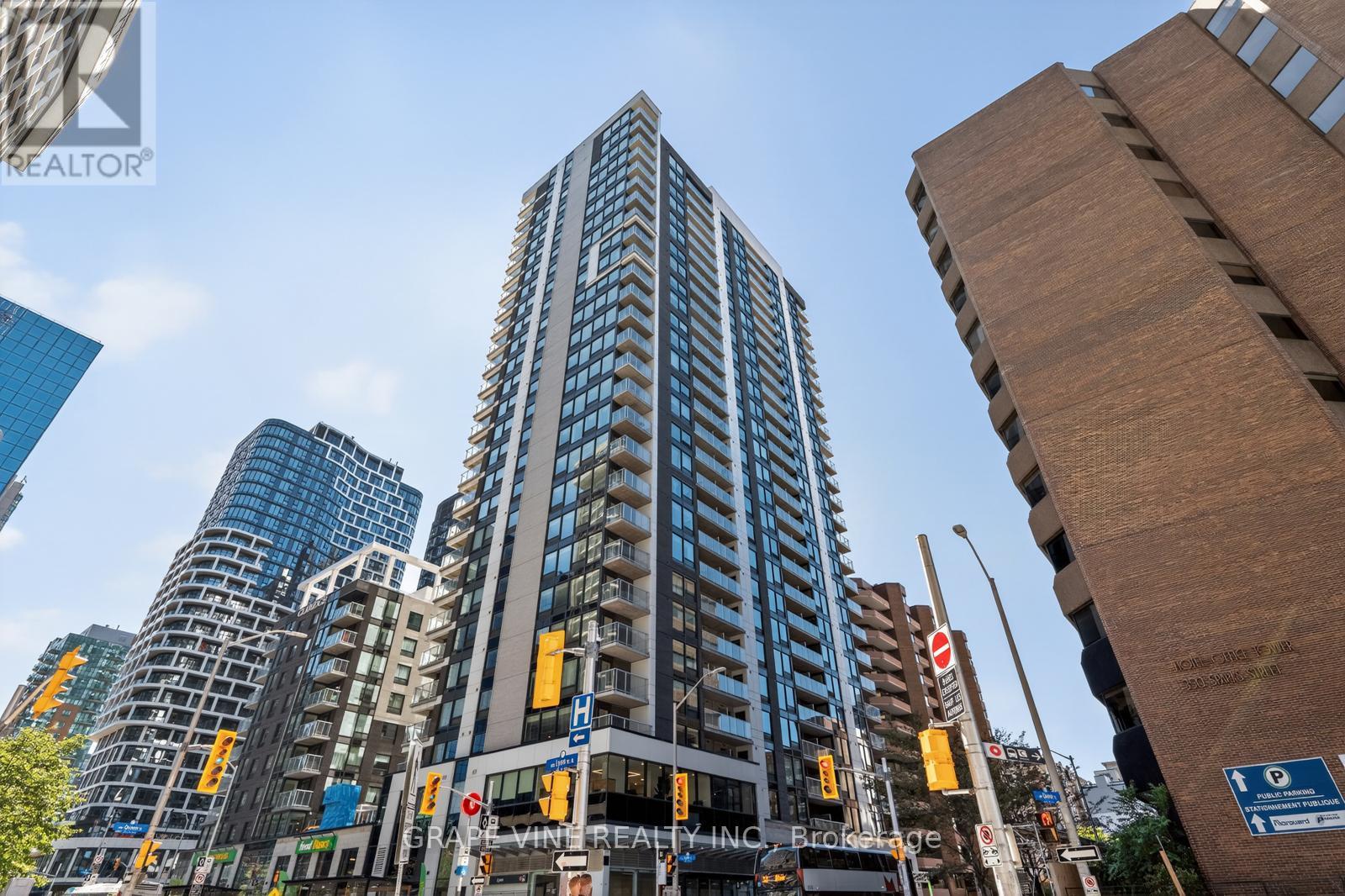 501 - 340 Queen Street, Ottawa, Ontario  K1R 0G1 - Photo 3 - X12419524