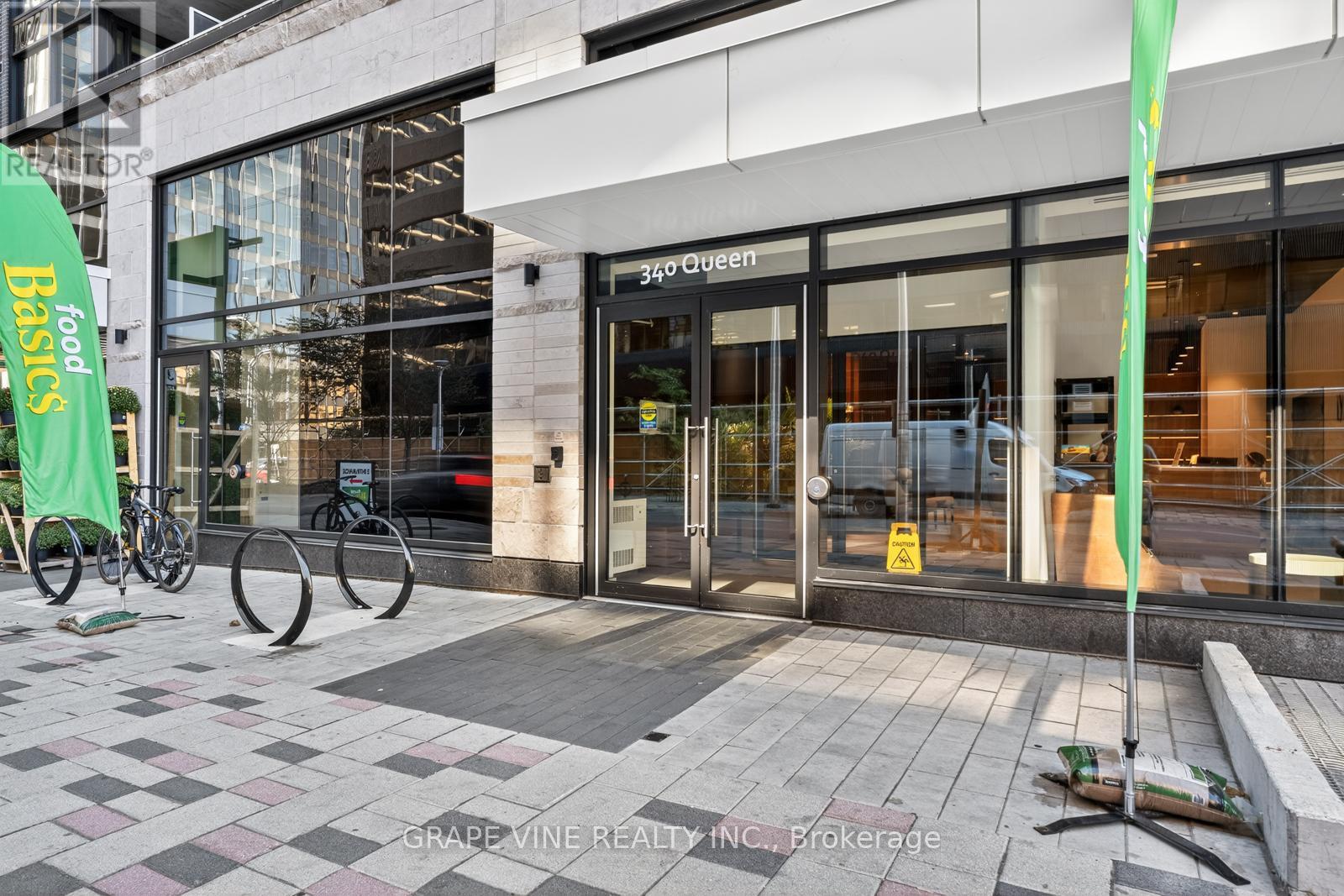 501 - 340 Queen Street, Ottawa, Ontario  K1R 0G1 - Photo 4 - X12419524