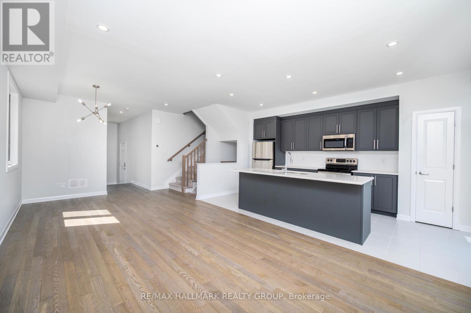 315 Blossom Pass Terrace, Ottawa, Ontario  K4A 5P1 - Photo 9 - X12419577